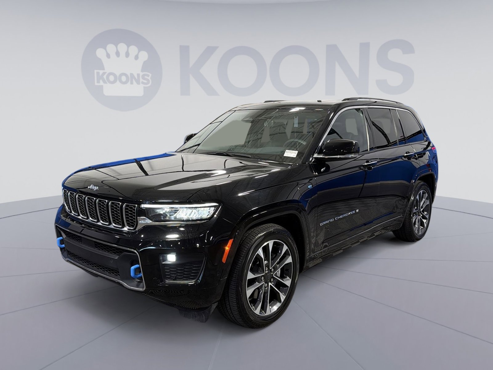 Used 2023 Jeep Grand Cherokee Overland w/ Luxury Tech Group IV AWD/4WD image 1