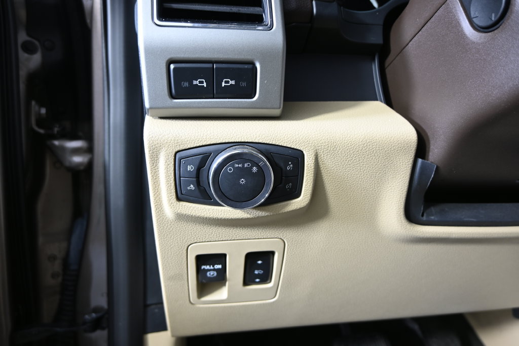 Used 2019 Ford F150 Lariat w/ Equipment Group 502A Luxury AWD/4WD image 24