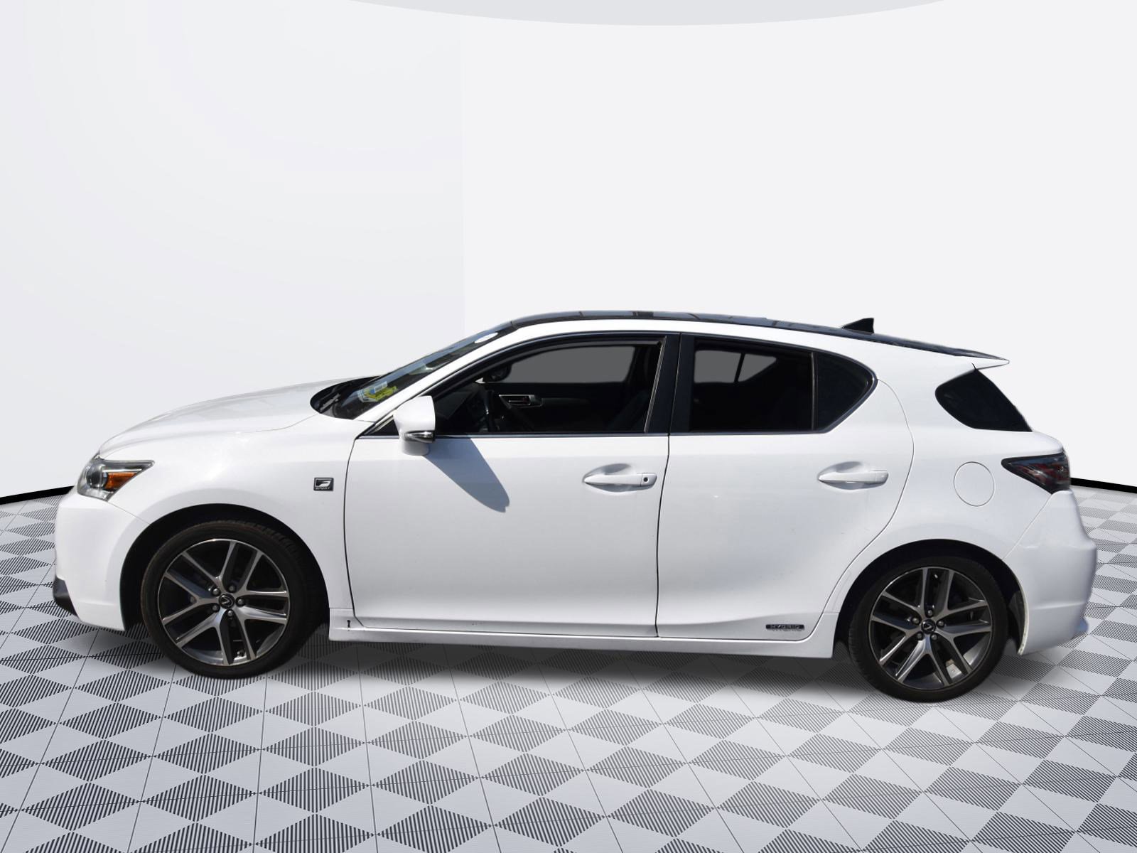 Used 2017 Lexus CT 200h w/ F-Sport Package image 2