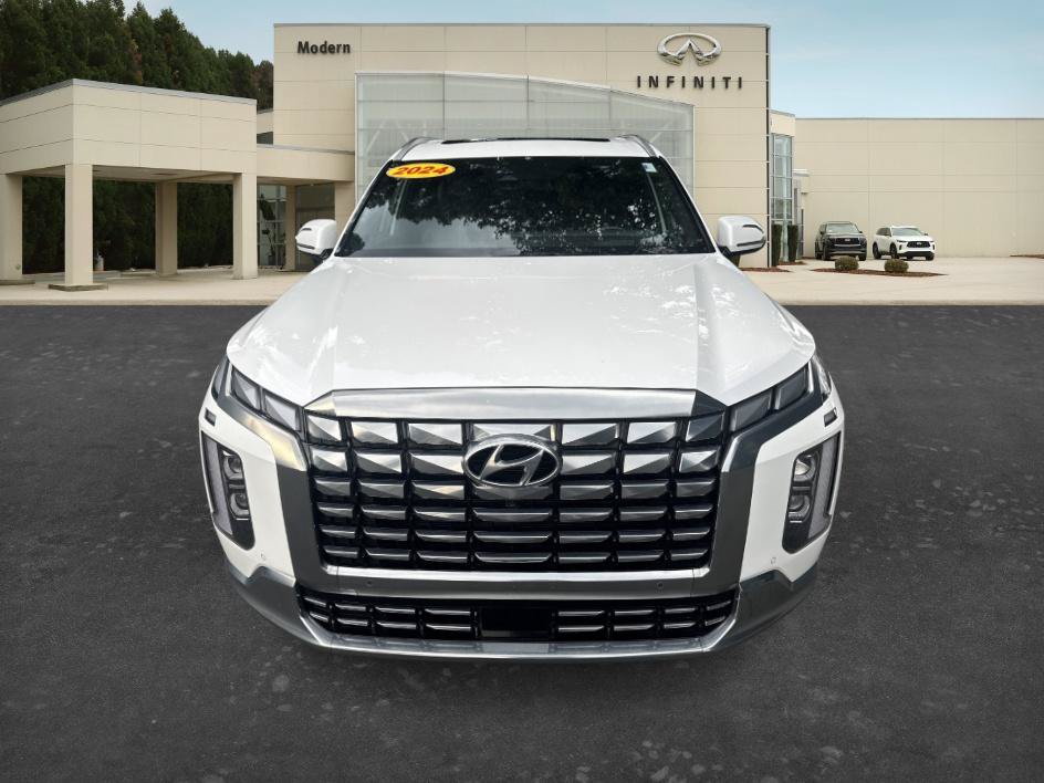 Used 2024 Hyundai Palisade Calligraphy FWD image 2