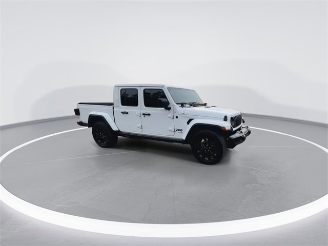 Used 2025 Jeep Gladiator Sport image 13