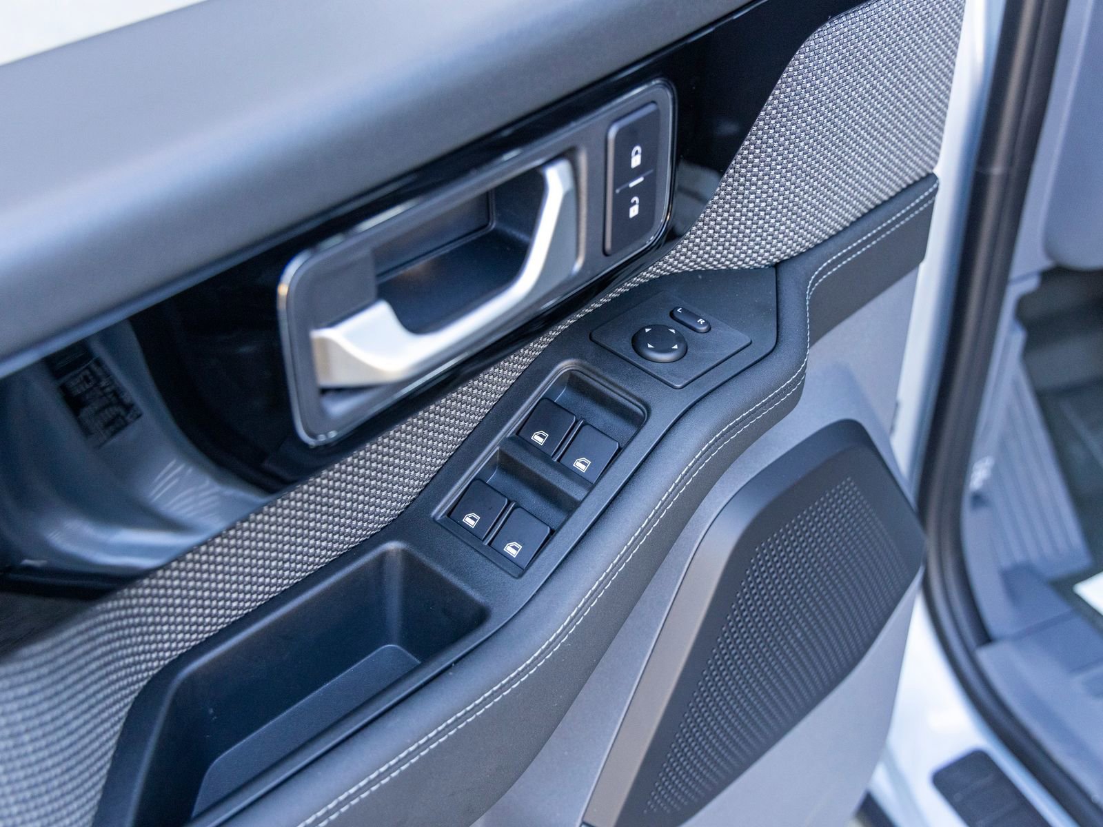 Used 2025 INEOS Grenadier image 31