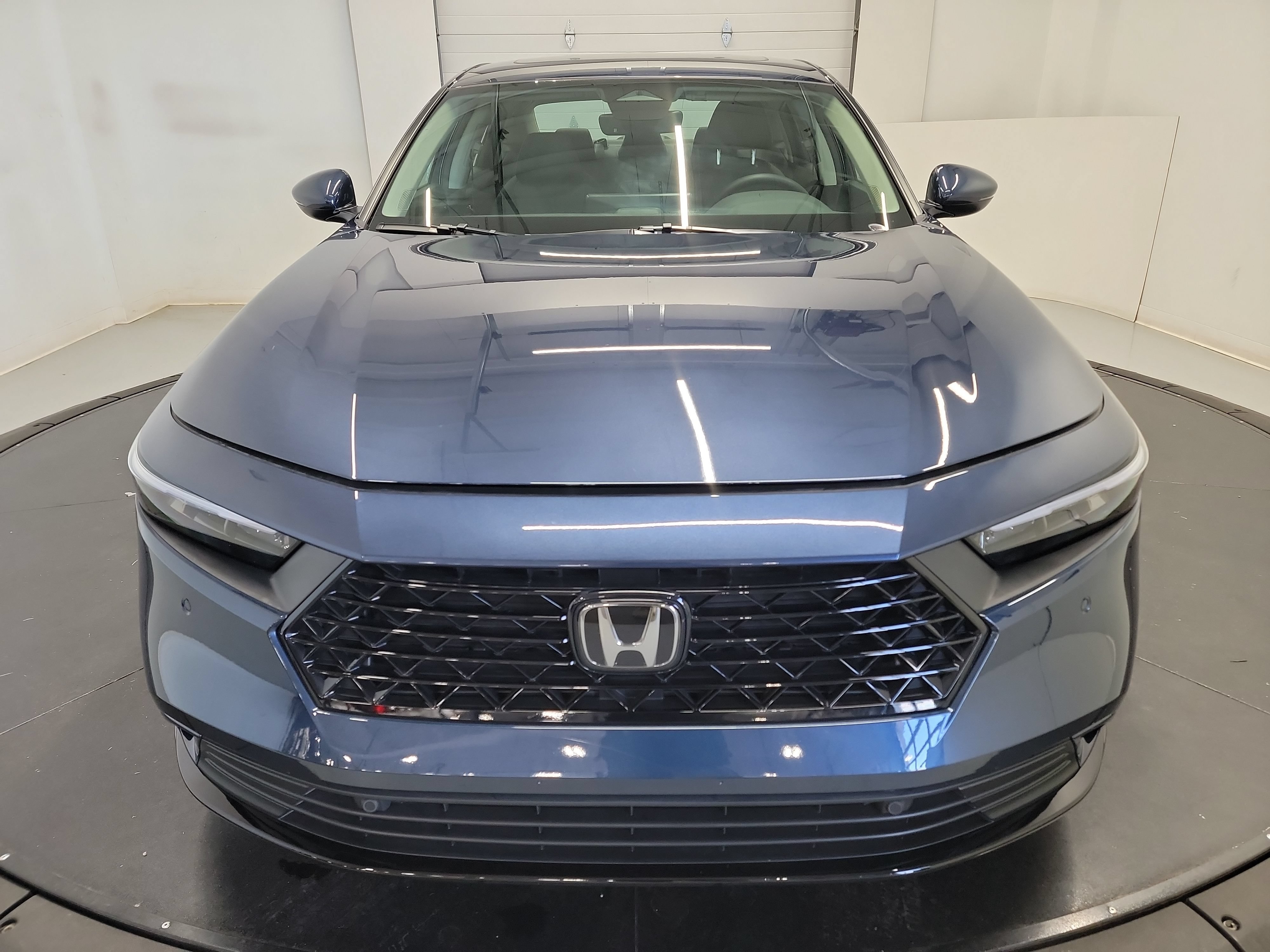 Used 2025 Honda Accord EX-L image 2
