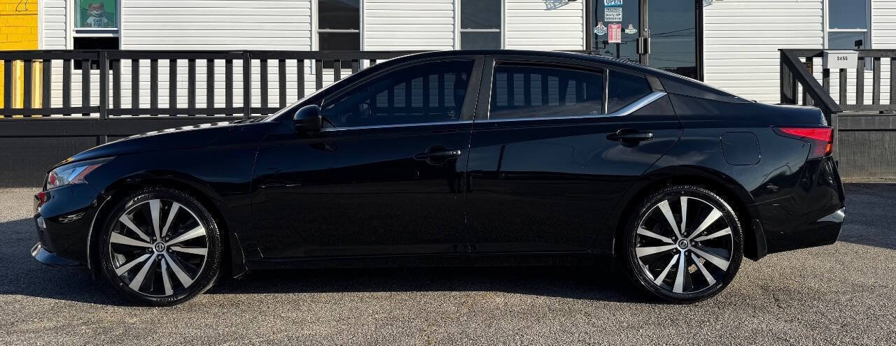 Used 2020 Nissan Altima 2.5 SR FWD image 2