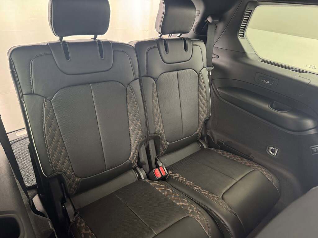 New 2025 Jeep Grand Cherokee L Summit w/ Luxury Tech Group V image 38