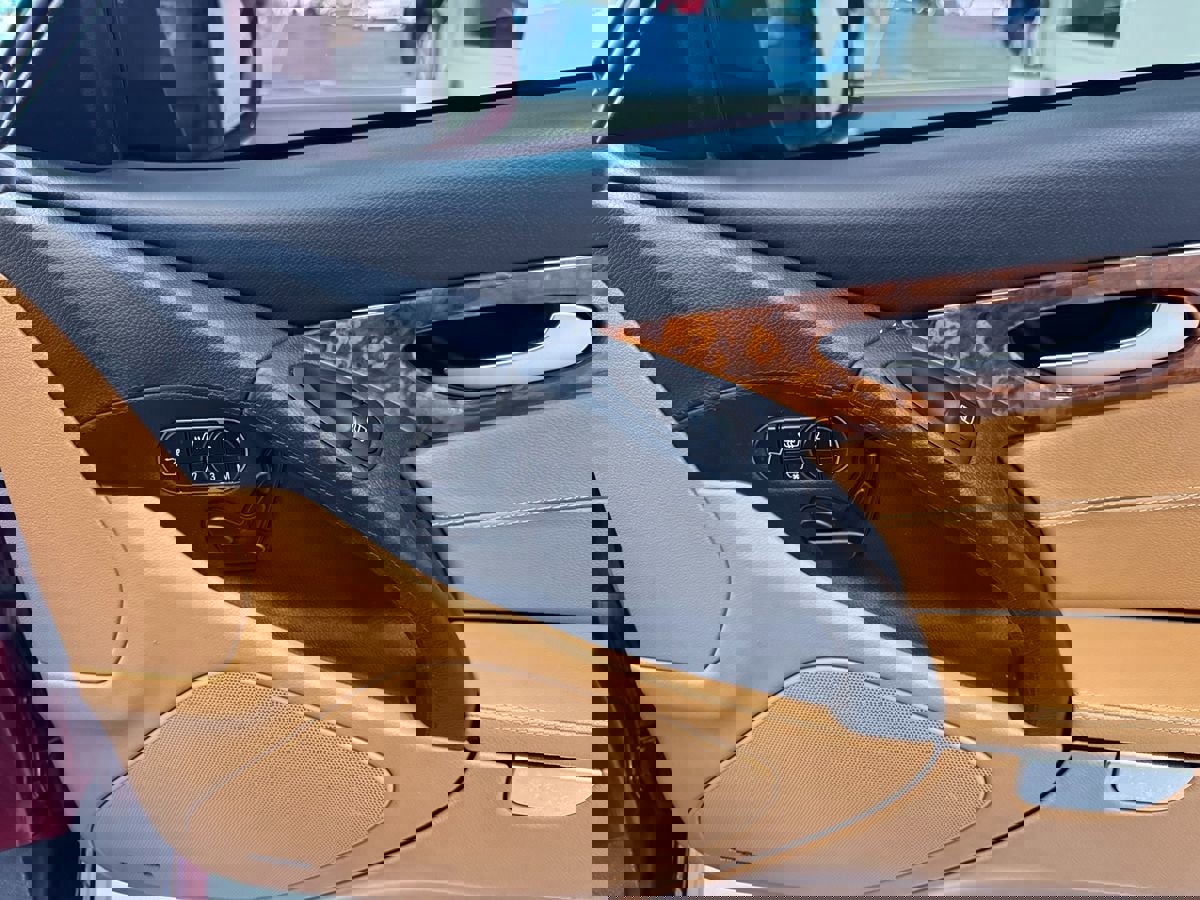 Used 2011 Mercedes-Benz SL 550 image 19