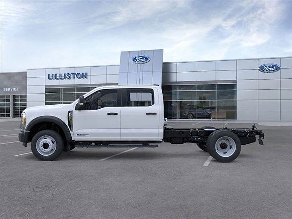 New 2026 Ford F550 2WD Crew Cab Super Duty image 3