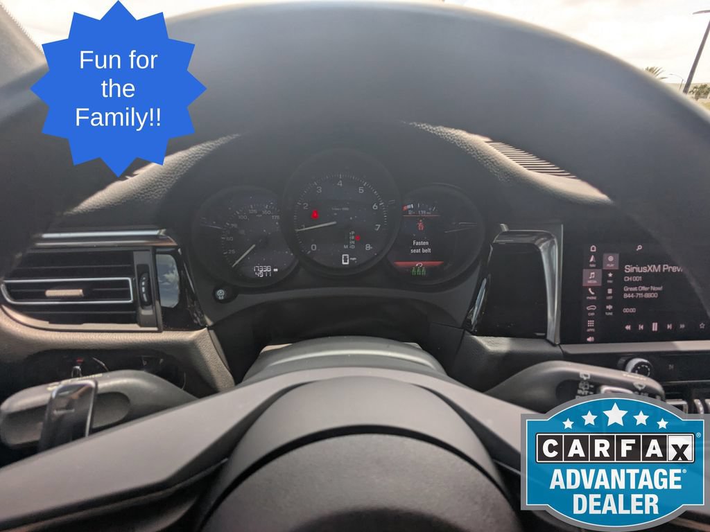 Used 2025 Porsche Macan AWD/4WD image 13