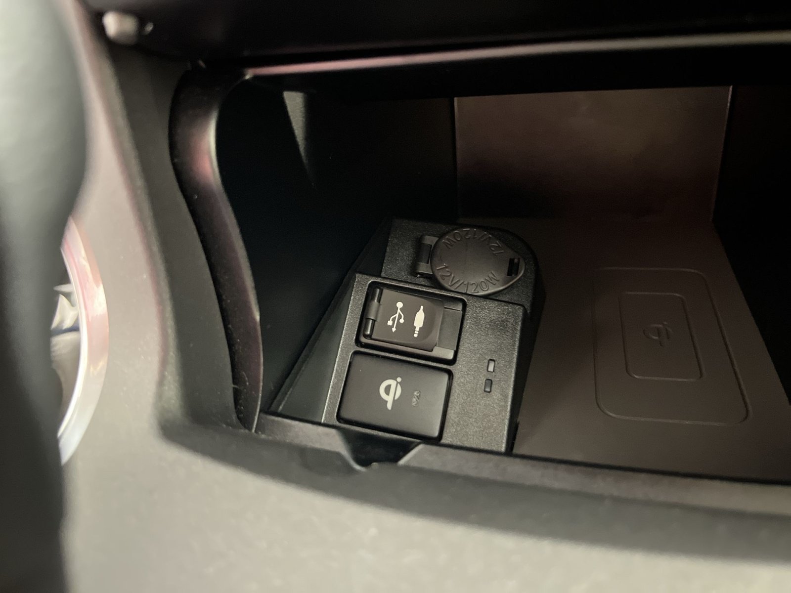Used 2016 Toyota Camry XLE FWD image 31