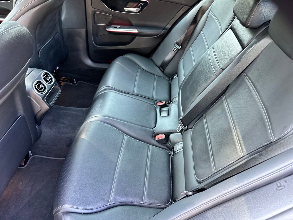 Used 2023 Mercedes-Benz C 300 4MATIC Sedan image 10