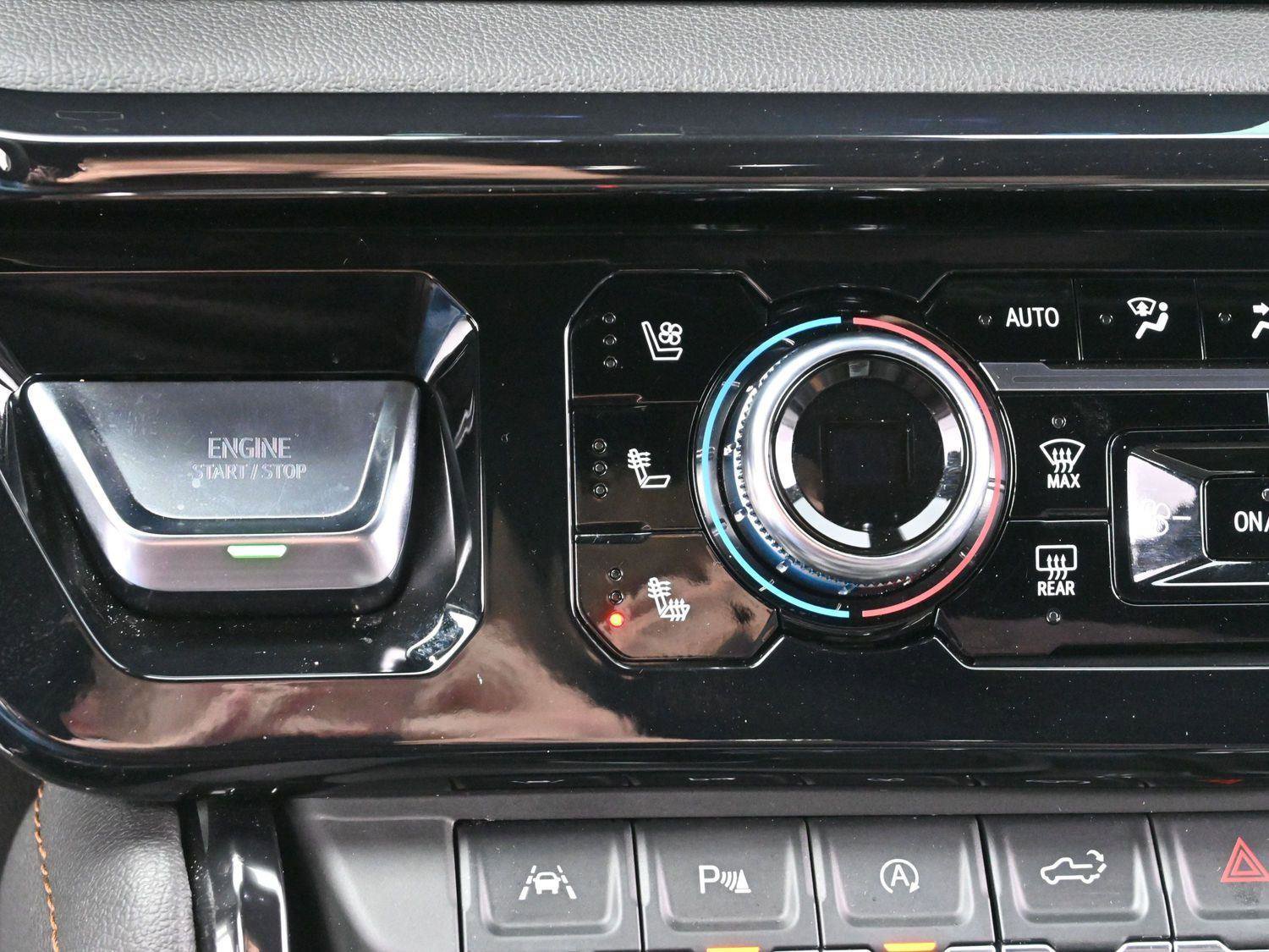 Used 2024 GMC Sierra 1500 AT4 w/ Technology Package image 23