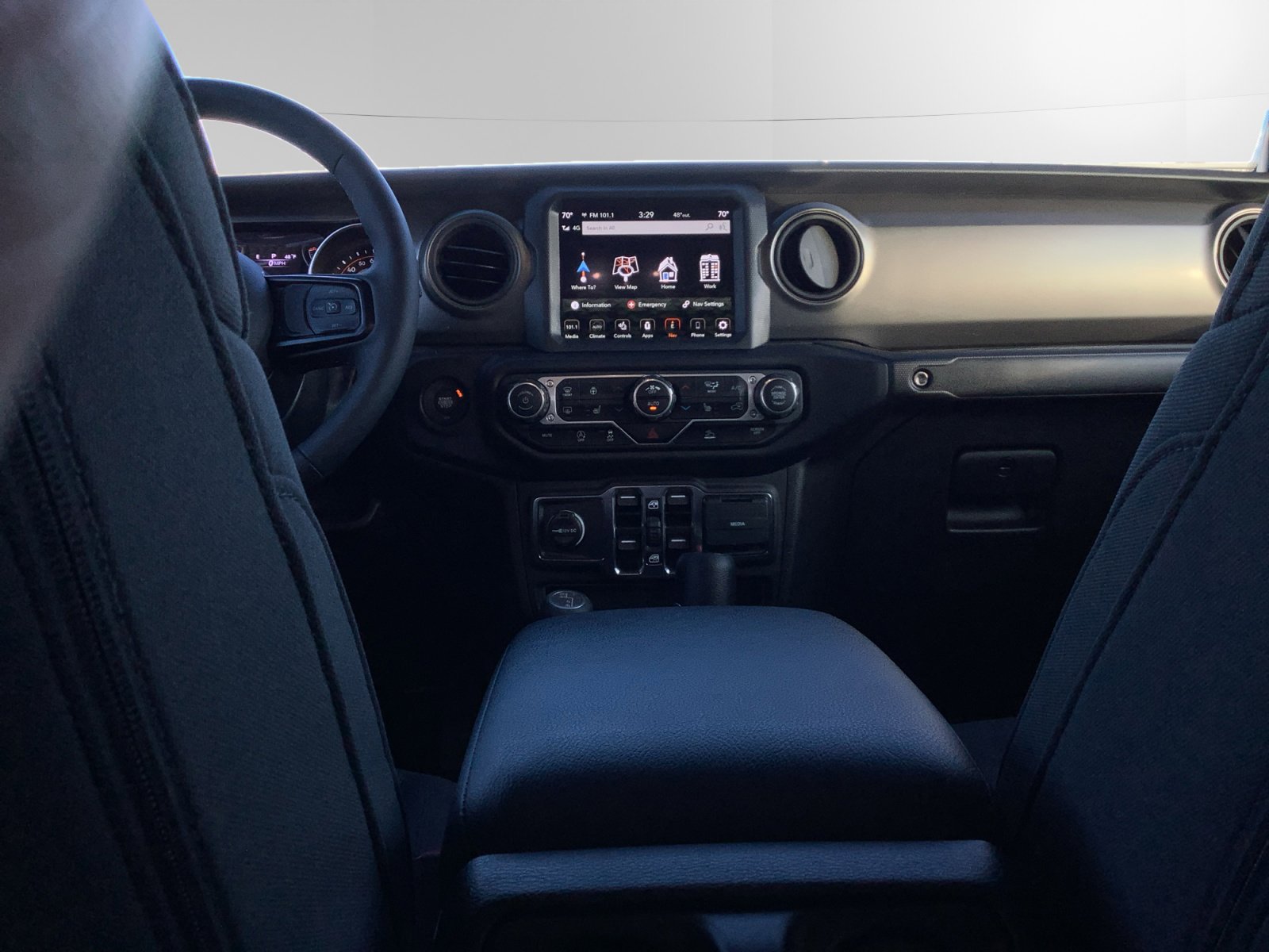 Used 2023 Jeep Gladiator Sport image 10