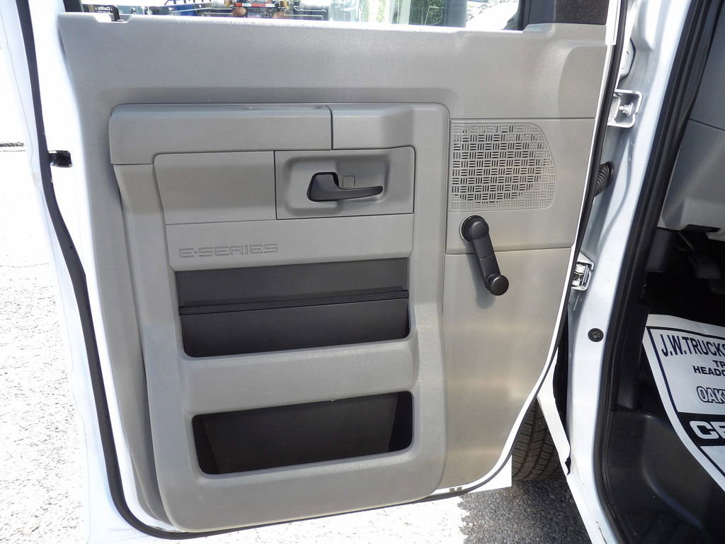Used 2021 Ford E-350 and Econoline 350 Super Duty RWD image 14