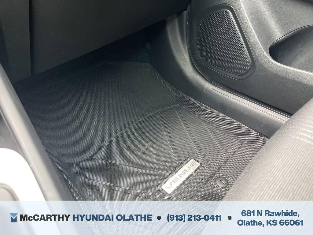 Certified 2024 Hyundai Venue Limited image 29