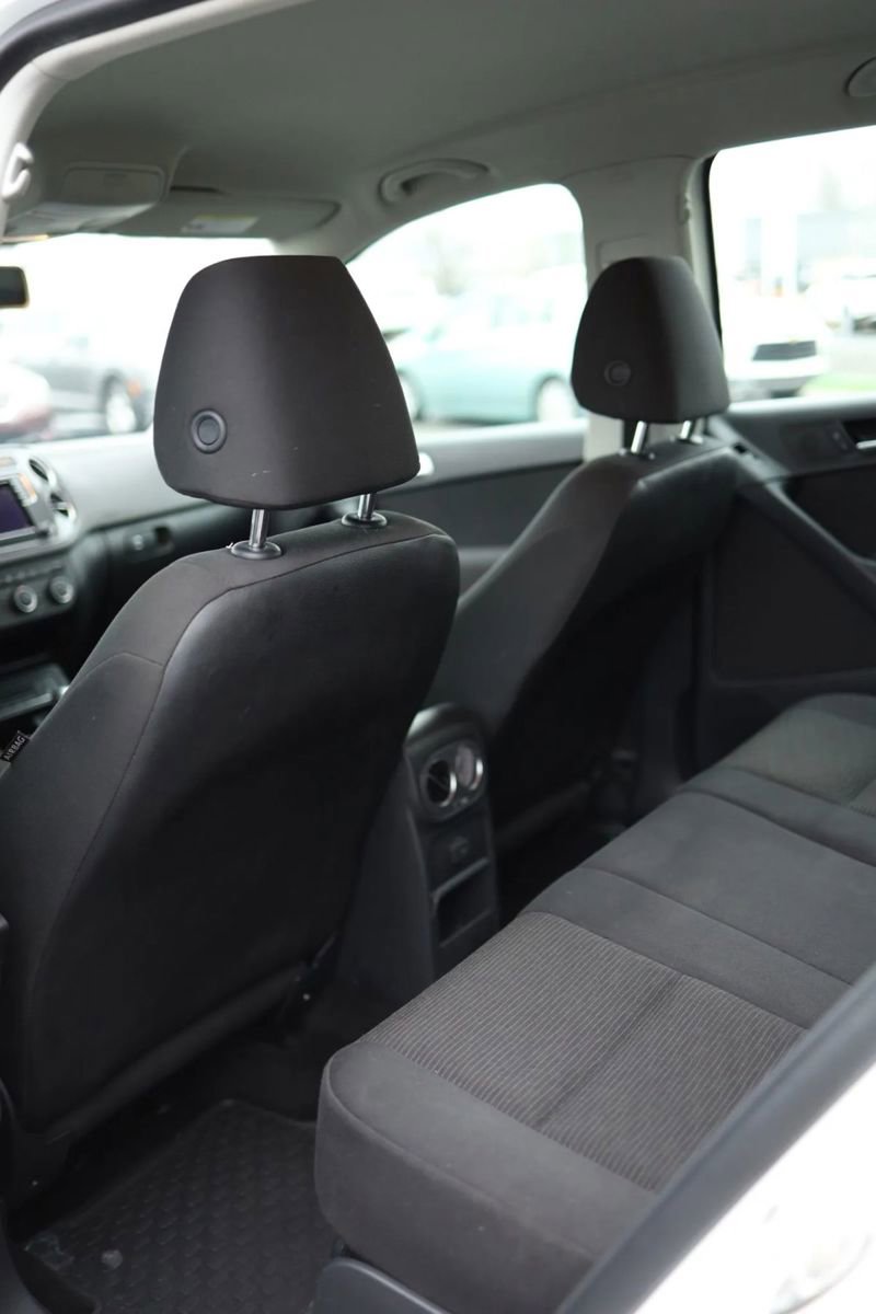 Used 2017 Volkswagen Tiguan S image 32