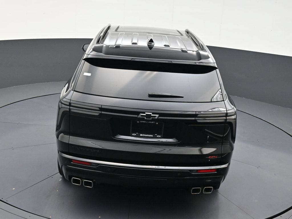 Used 2024 Chevrolet Traverse RS FWD image 12