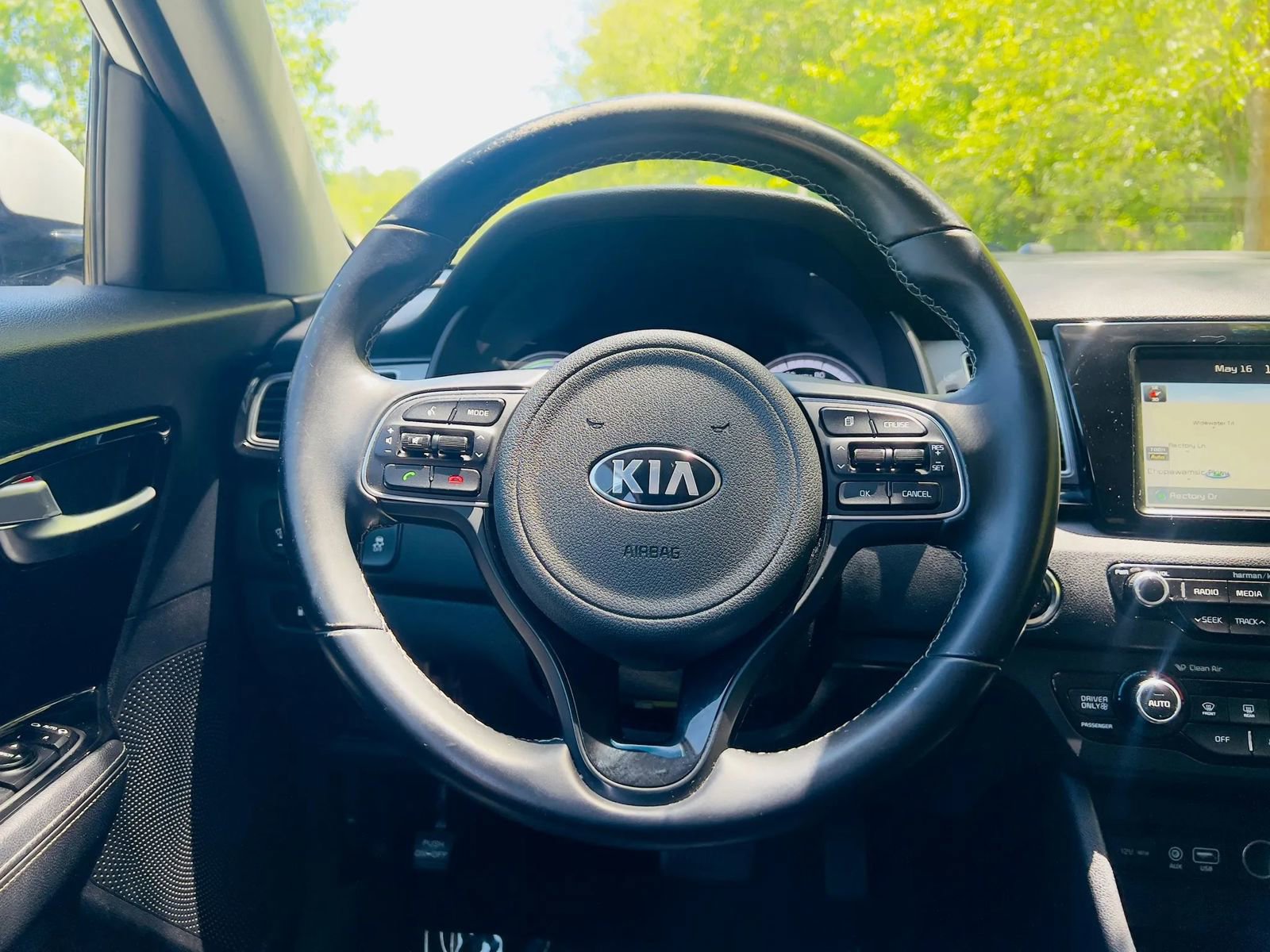 Used 2017 Kia Niro FWD image 20