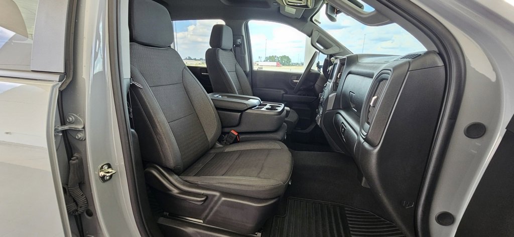 Used 2025 Chevrolet Silverado 2500 Custom w/ Custom Value Package image 23