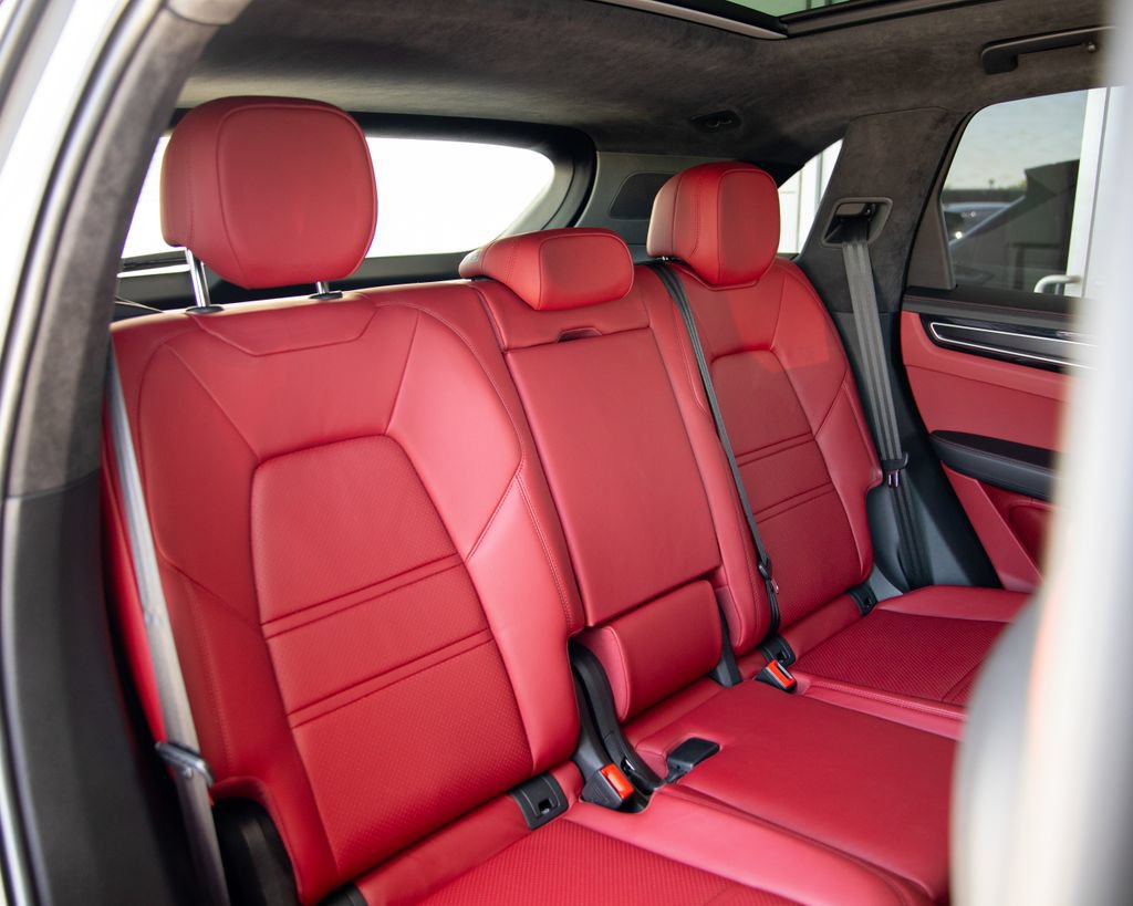 Certified 2023 Porsche Cayenne GTS AWD/4WD image 24