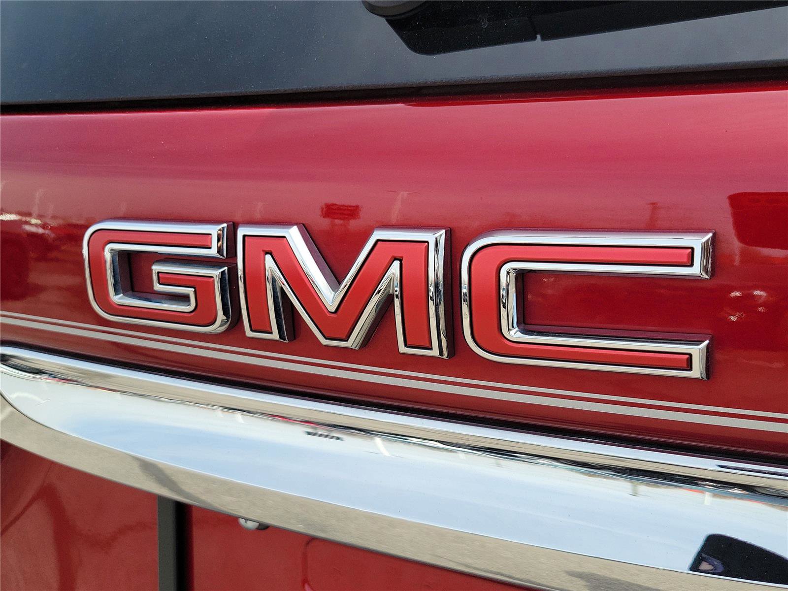 Used 2023 GMC Terrain SLE w/ Driver Convenience Package image 6