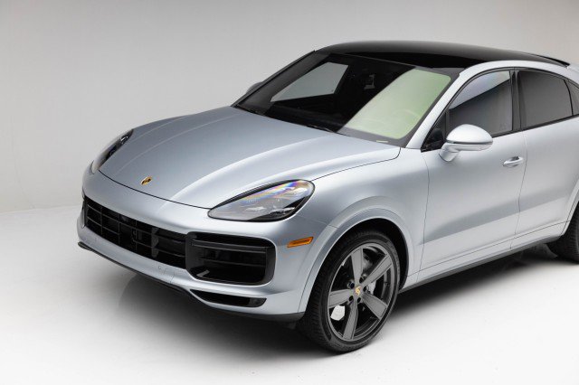 Used 2020 Porsche Cayenne Turbo image 25