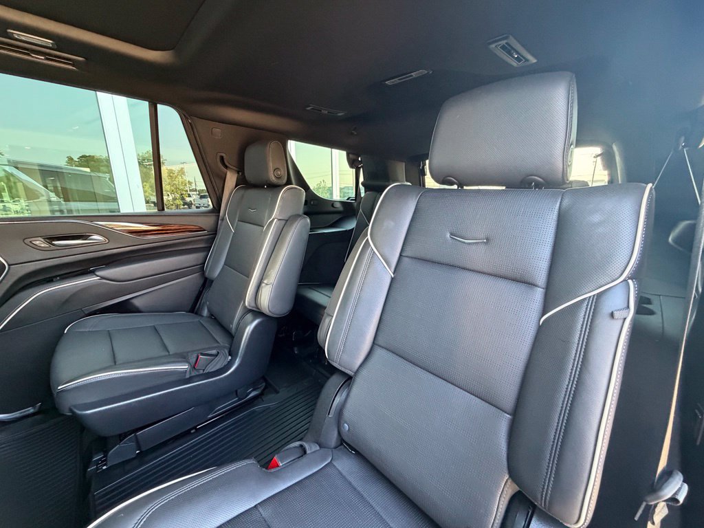Used 2023 Cadillac Escalade Sport Platinum w/ LPO, ONYX Package AWD/4WD image 16