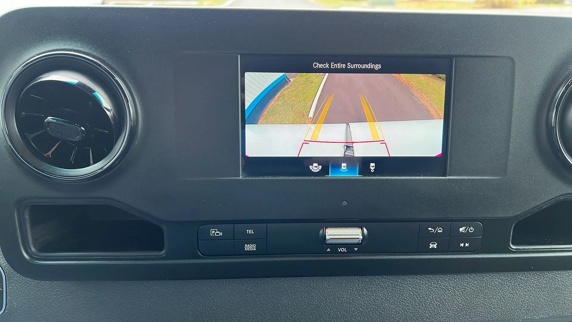 Used 2020 Freightliner Sprinter 2500 image 23