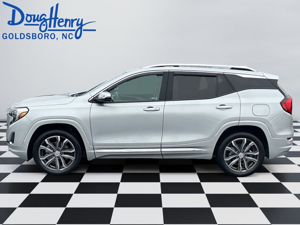 Used 2020 GMC Terrain Denali w/ Denali Premium Package image 2