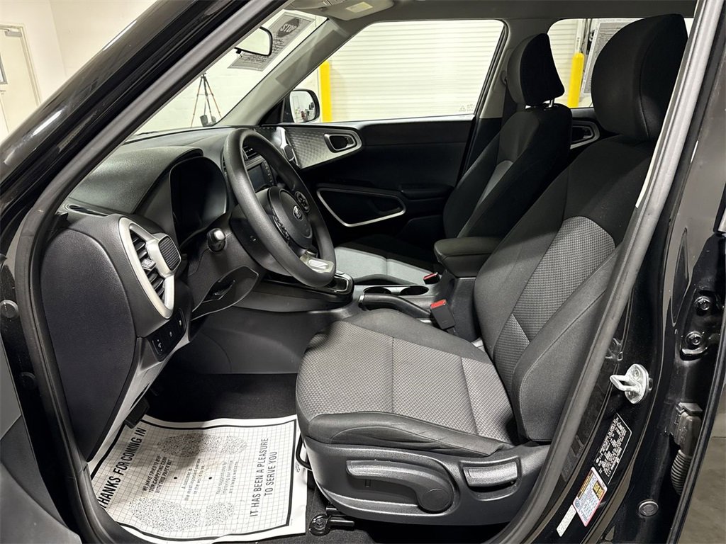 Used 2020 Kia Soul LX image 18