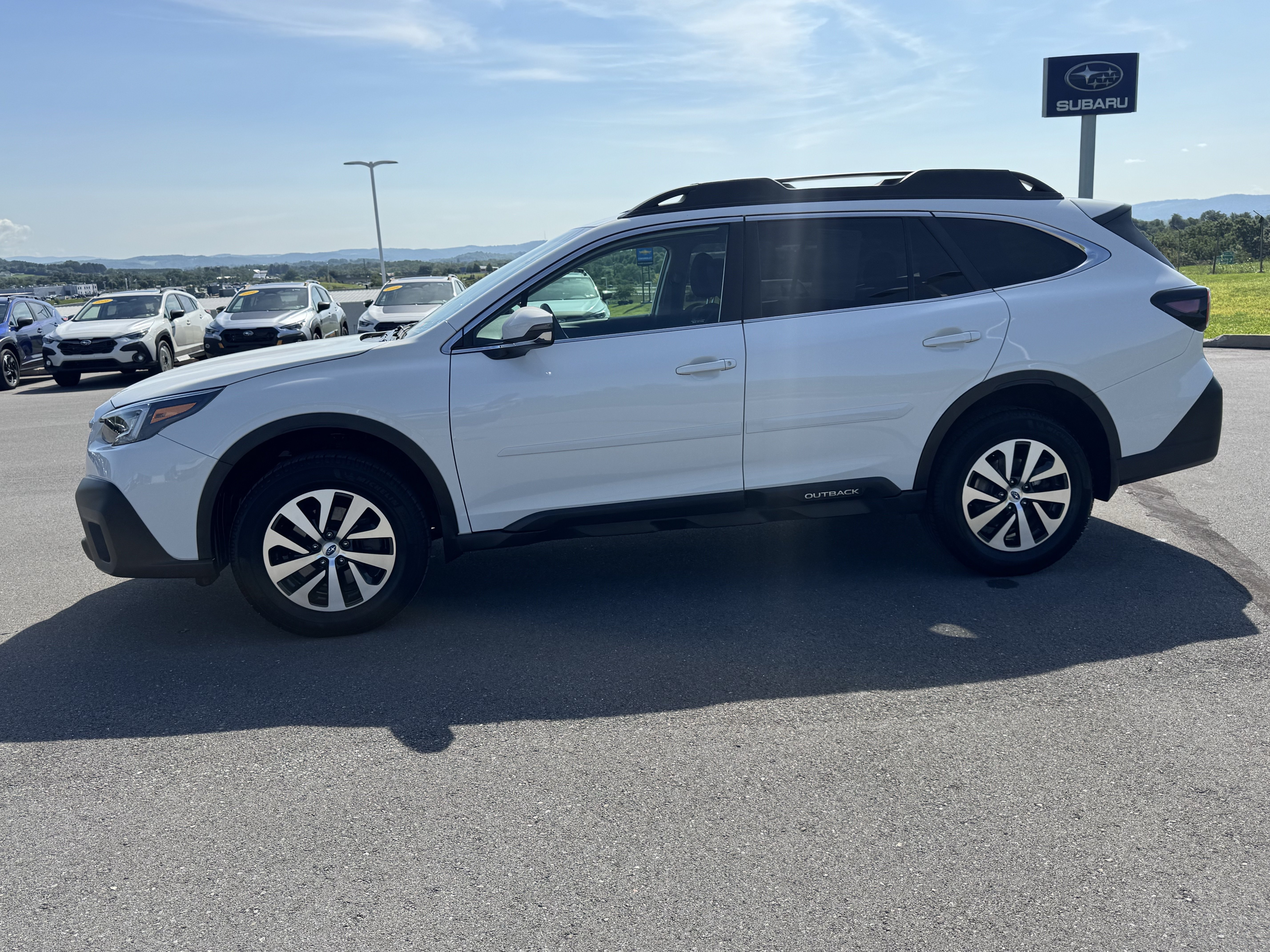 Used 2022 Subaru Outback Premium w/ Popular Package #1 AWD/4WD image 7