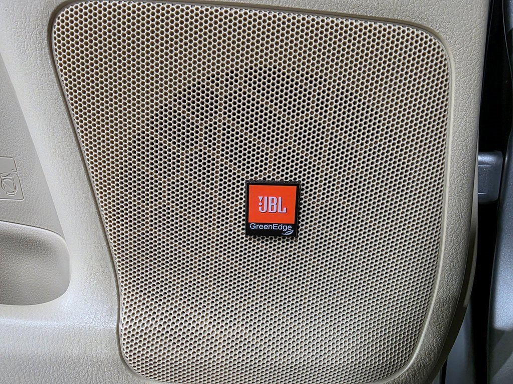 Used 2015 Toyota Highlander Limited w/ Driver Technology Package image 40