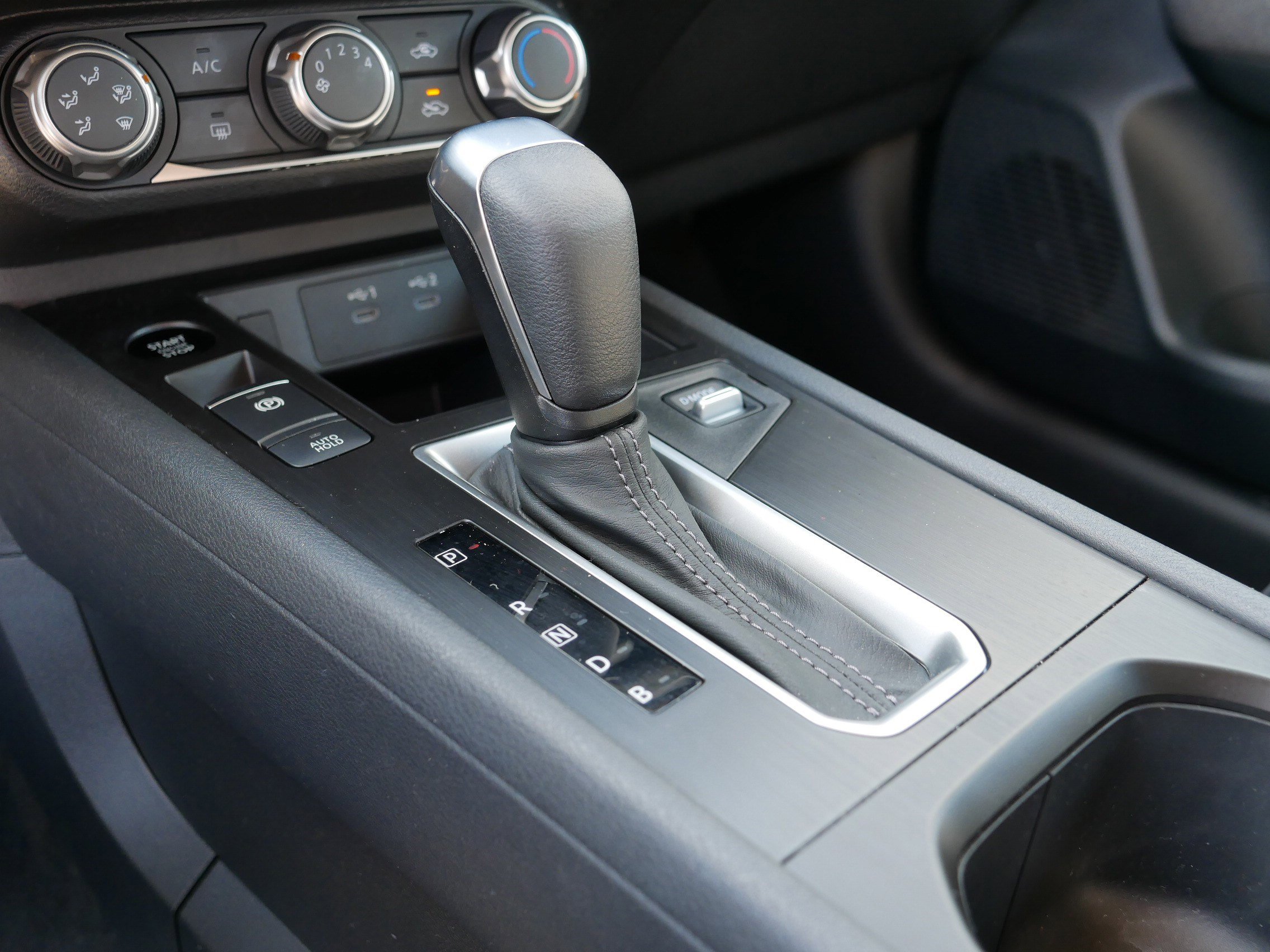 Certified 2025 Nissan Kicks SV image 24