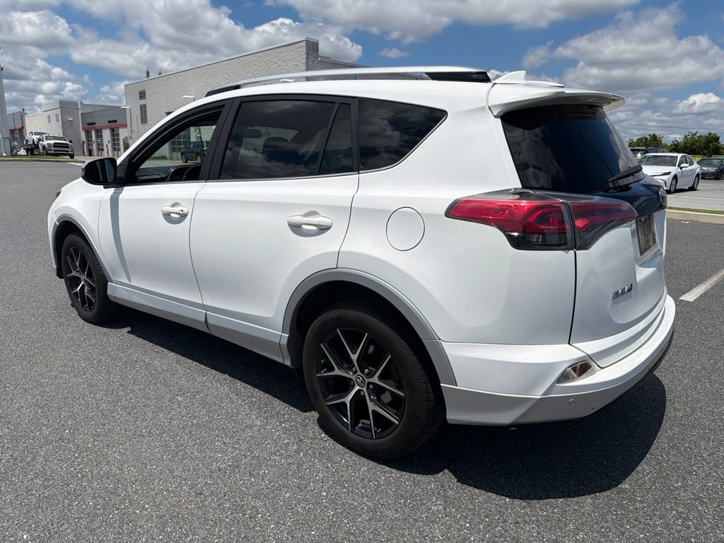 Used 2016 Toyota RAV4 SE w/ Advanced Technology Package AWD/4WD image 4