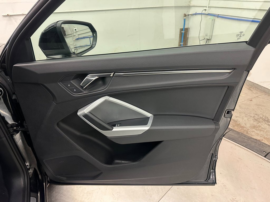 Used 2024 Audi Q3 2.0T Premium image 30