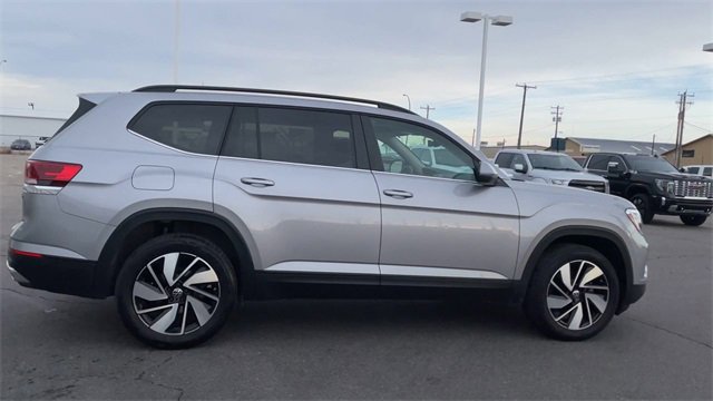 Used 2025 Volkswagen Atlas SE image 2