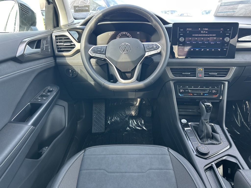 New 2026 Volkswagen Taos SE image 13