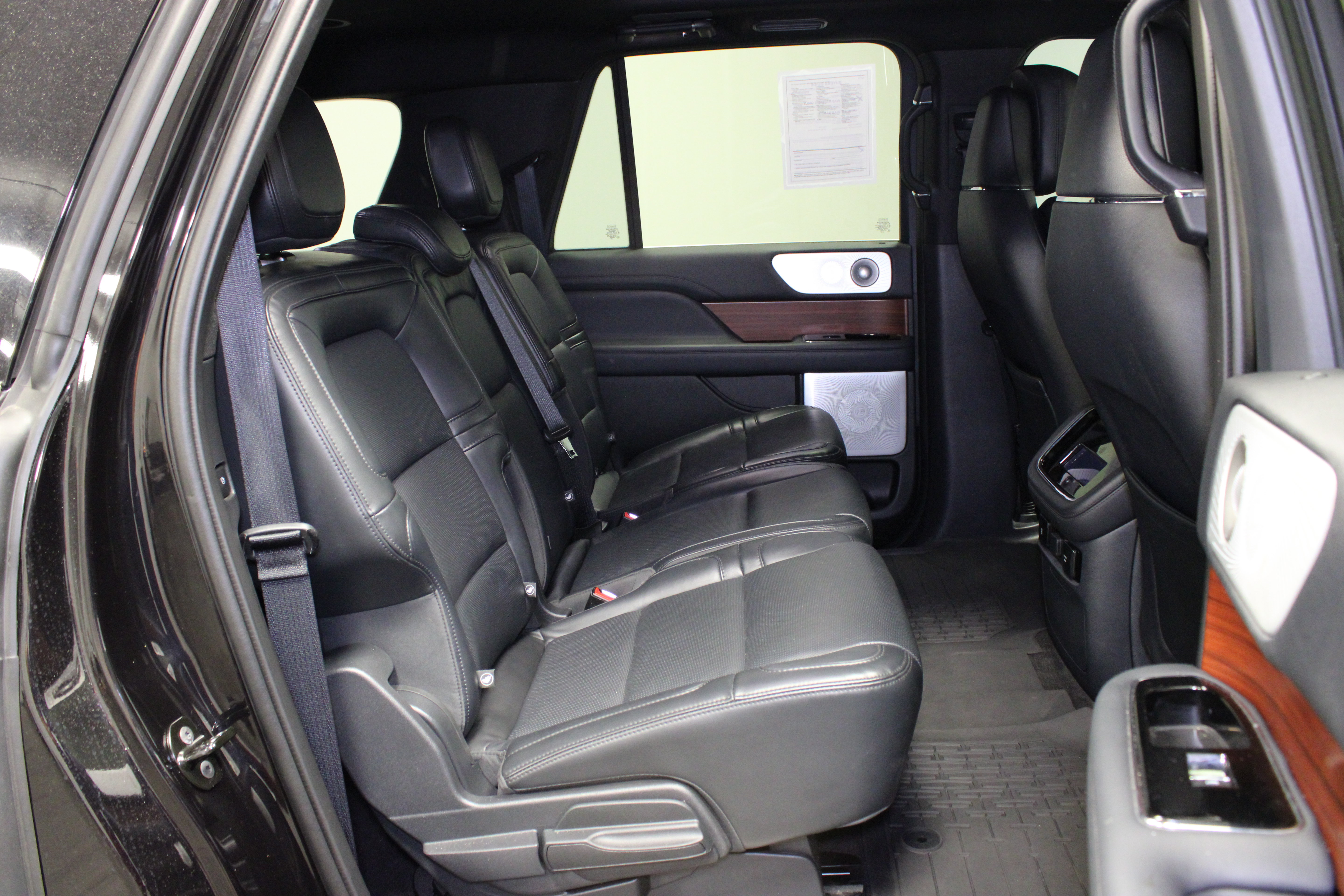 Used 2024 Lincoln Navigator L Reserve AWD/4WD image 17