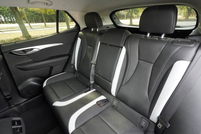 Used 2025 Buick Envision Sport Touring image 29