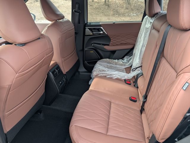 New 2026 Mitsubishi Outlander SEL image 5