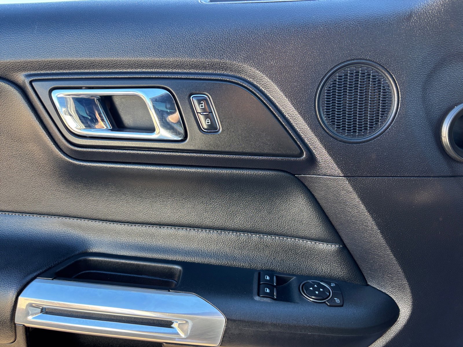 Used 2017 Ford Mustang GT Premium image 16