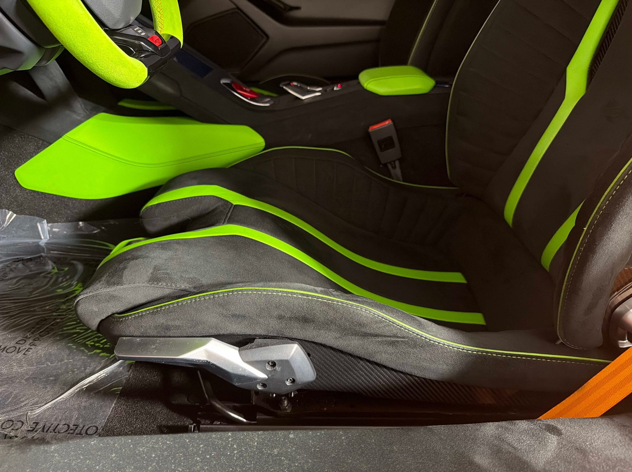Used 2022 Lamborghini Huracan STO RWD image 33