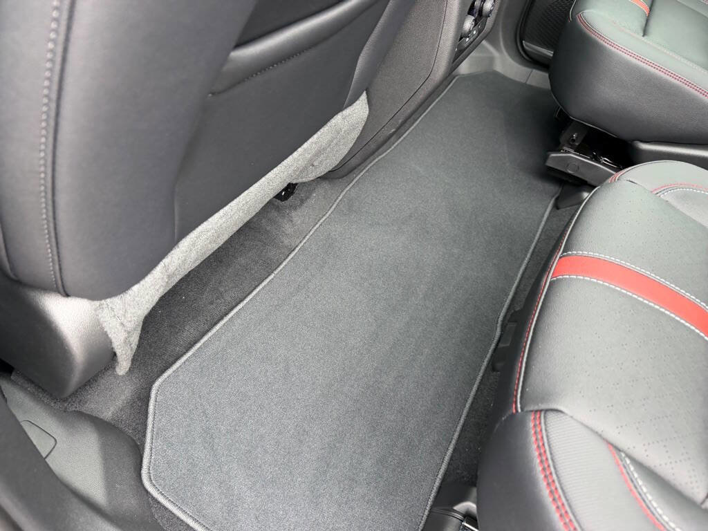 Used 2026 Chevrolet Traverse RS image 46