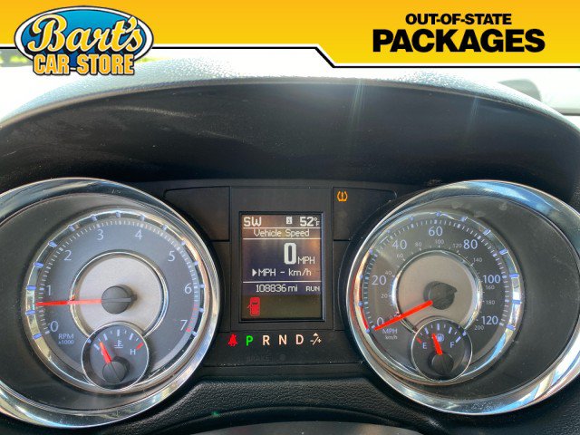 Used 2015 Chrysler Town & Country Limited Platinum FWD image 33