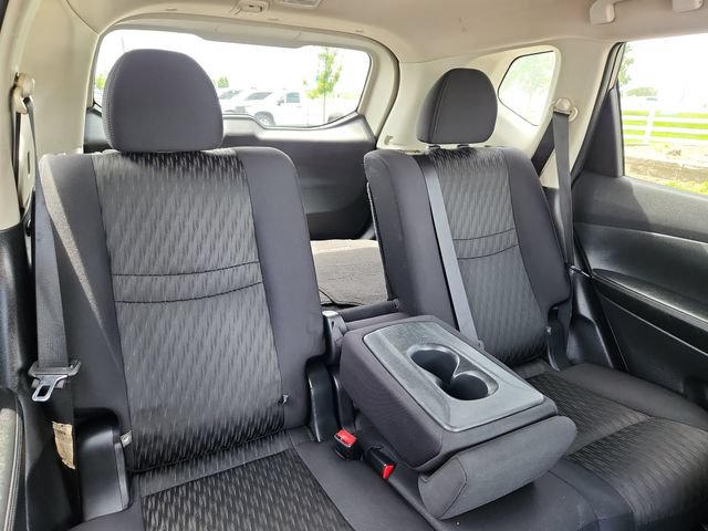 Used 2018 Nissan Rogue SV AWD/4WD image 30