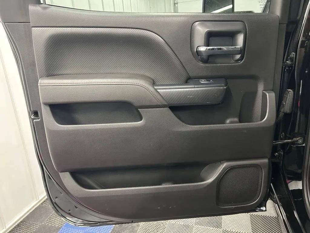 Used 2017 GMC Sierra 2500 SLT w/ Duramax Plus Package image 15