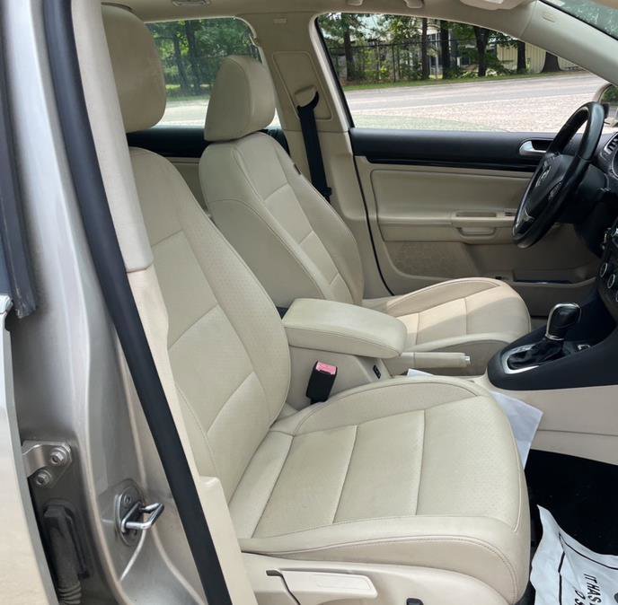 Used 2013 Volkswagen Jetta TDI FWD image 2