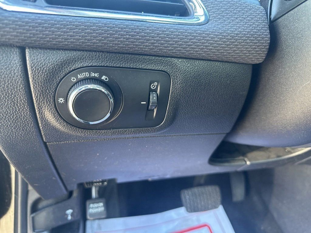 Used 2018 Chevrolet Cruze LS image 15