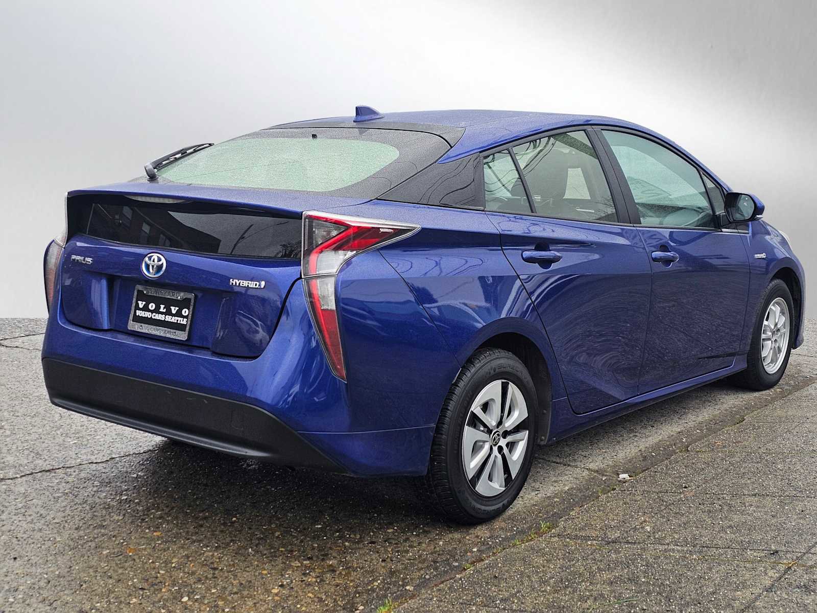 Used 2016 Toyota Prius Four image 3