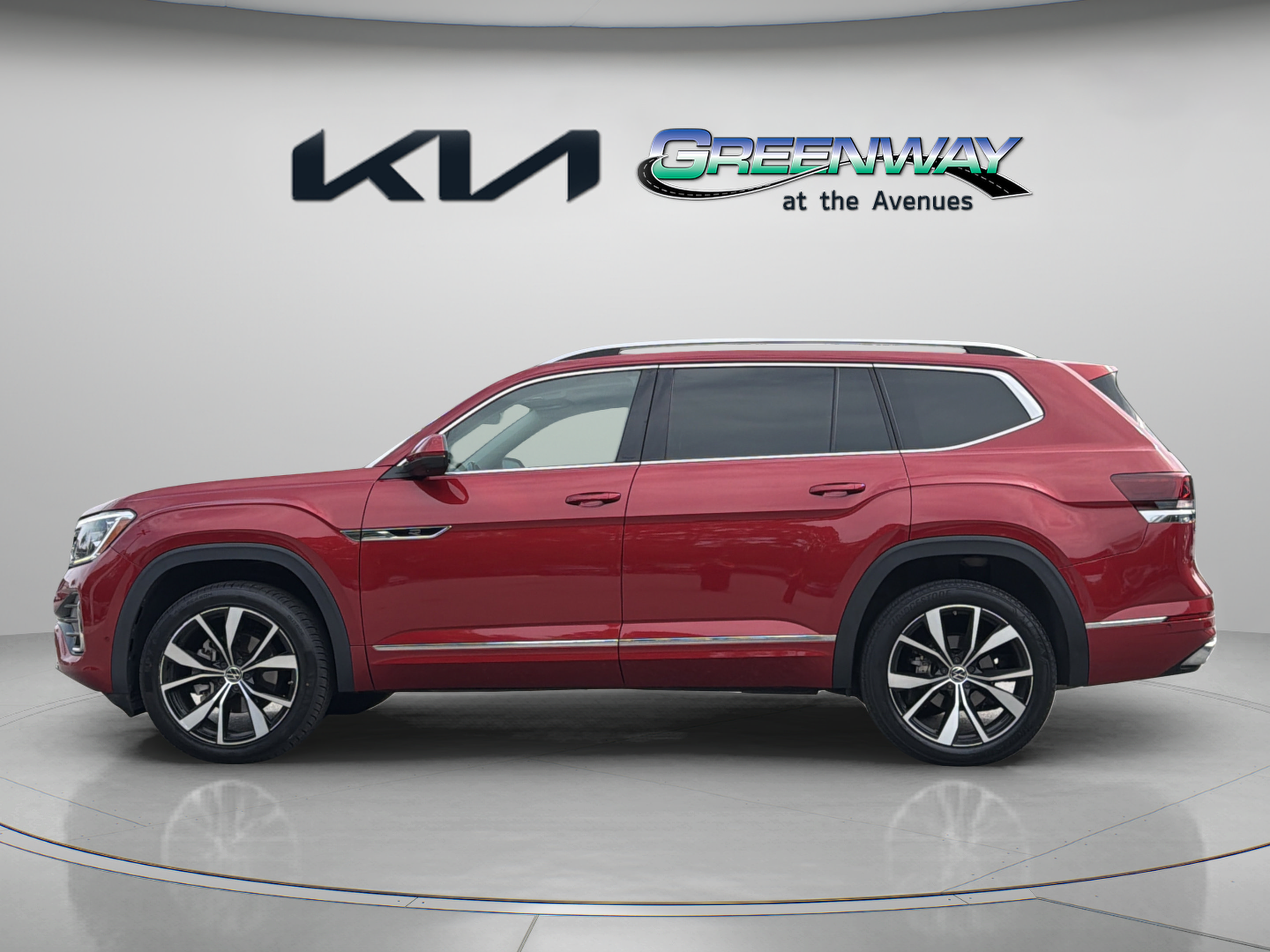 Used 2024 Volkswagen Atlas SEL Premium R-Line AWD/4WD image 3