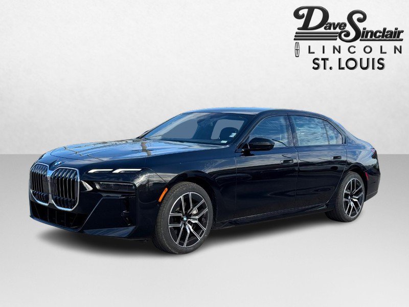 Used 2023 BMW 760i xDrive image 1